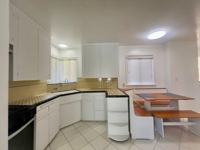 Building Photo - 5118 Ella Ln