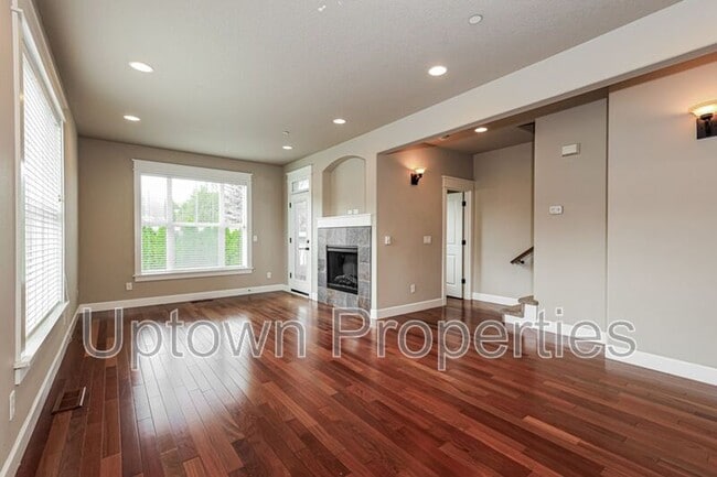 Building Photo - 9408 SE Causey Ave