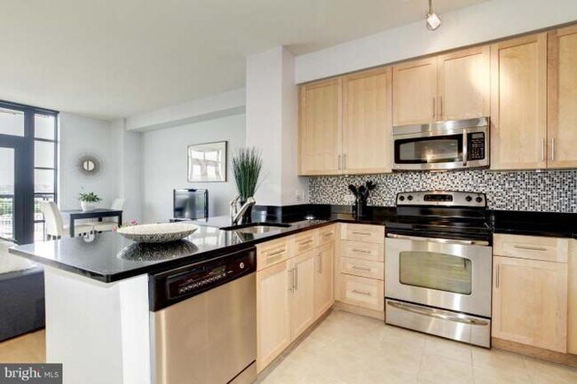 Building Photo - 437 New York Ave NW