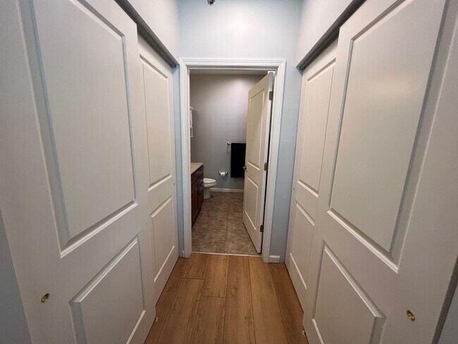 Building Photo - 2 Bedroom 2 Bathroom Condo at The Regatta ...
