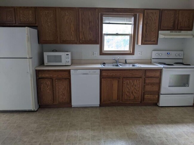 Building Photo - 912/914 E Jefferson St