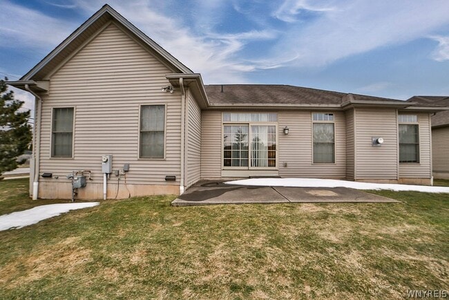 Building Photo - 9 Hidden Creek Ct