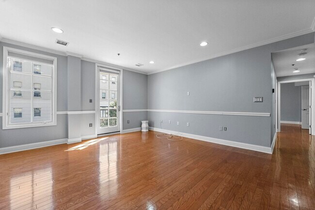 Primary Photo - 727 Monroe St