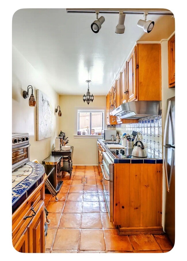 Building Photo - 4216 Glenalbyn Dr