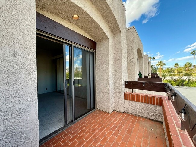 Building Photo - 2601 S Broadmoor Dr