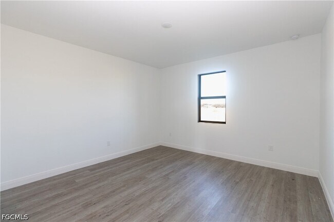 Building Photo - 1083 Calico St