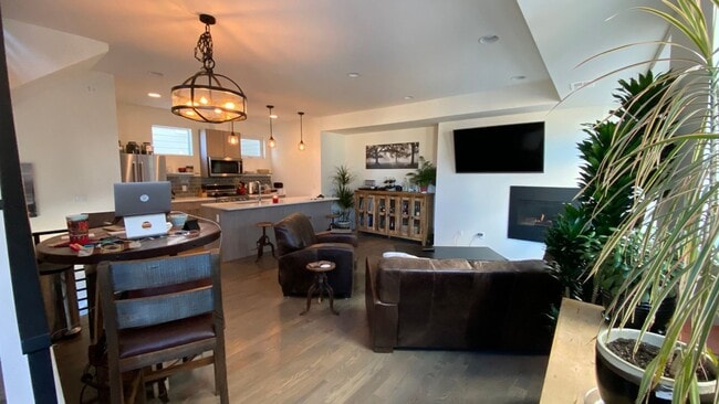 Primary Photo - Charming 2BR Townhome in Denver