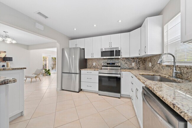 Building Photo - 250 NW 11th St