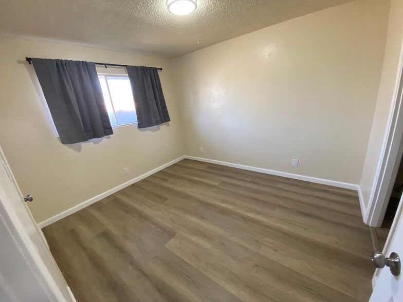 Building Photo - 2713 El Caprice Dr