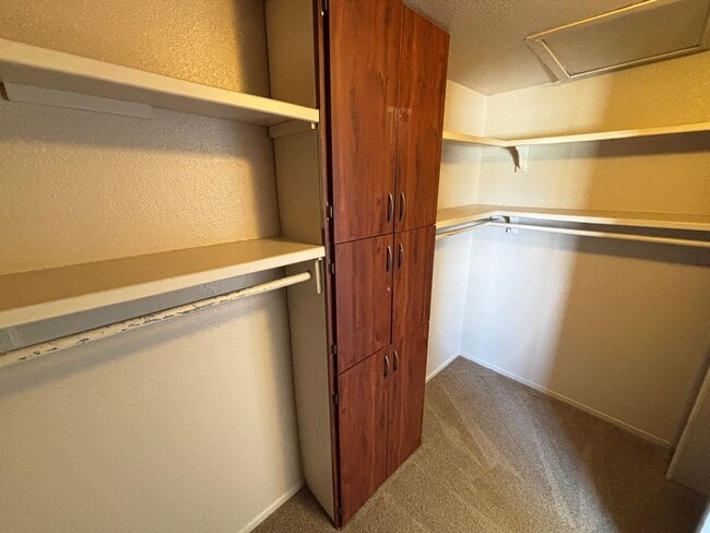 Building Photo - Charming 1Bed/1Bath apartment located in N...