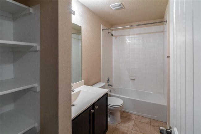 Building Photo - 137 Moulins Ln