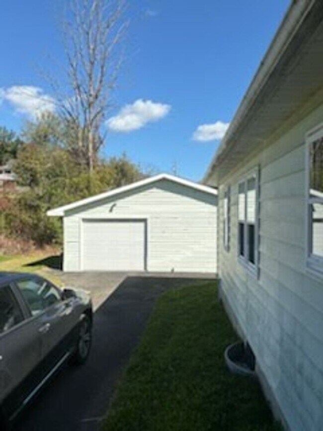 Building Photo - 38 Woodhill Ct