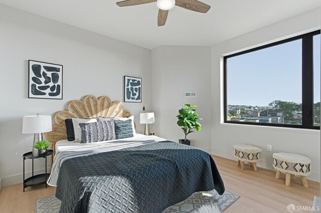 Building Photo - 3945 Judah St