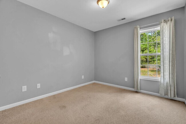 Building Photo - 477 Sand Ridge Rd