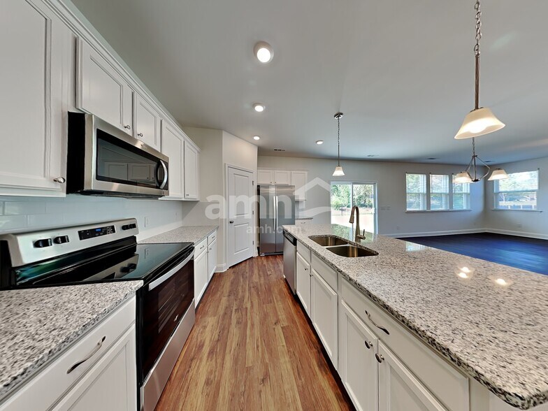 Building Photo - 5904 Hagar Vly Dr