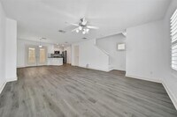 Building Photo - 5951 S Loop E