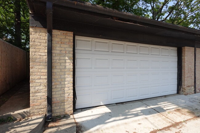Building Photo - 419 Greenleaf Ave