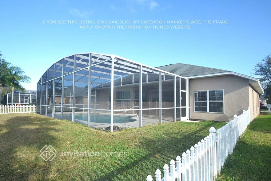Building Photo - 1720 Creekwater Blvd