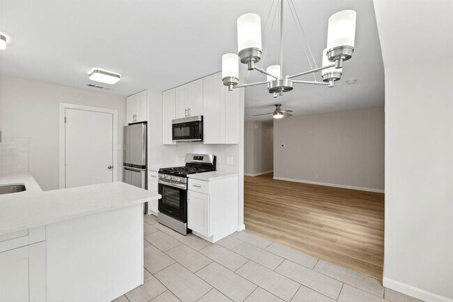 Building Photo - 1100 Red Cliff Dr