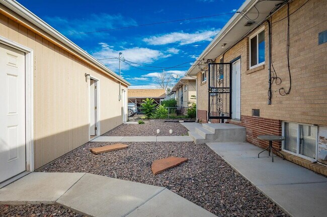 Building Photo - Charming duplex in Platt Park for rent