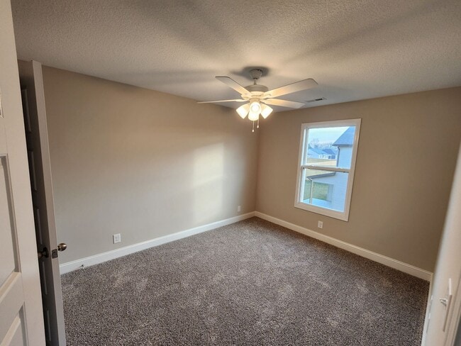 Building Photo - Welcome to Clarksville!