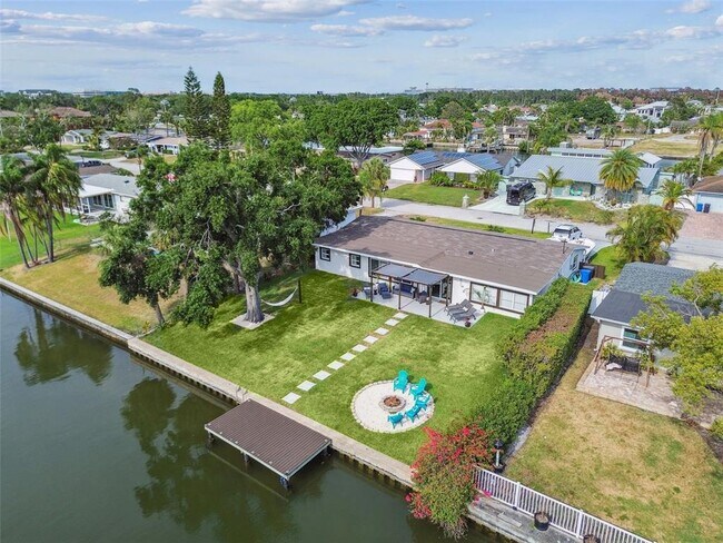 Building Photo - 3922 Fontainebleau Dr