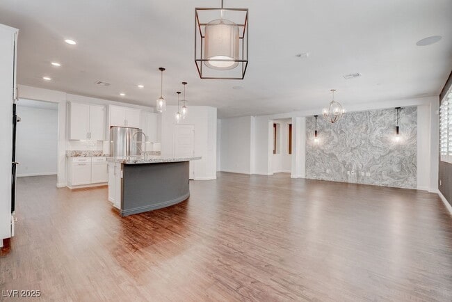 Building Photo - 2489 Cingoli St