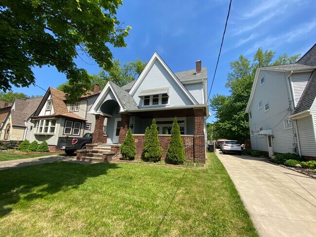 Building Photo - 3937-3939 W. 157th St.