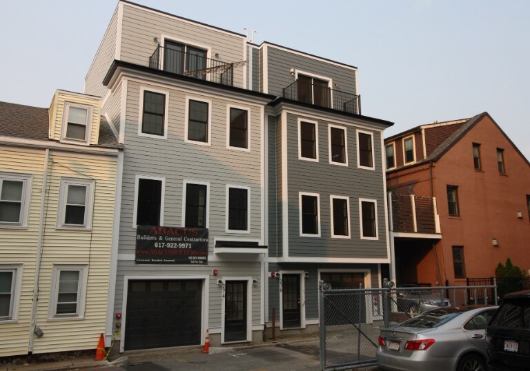 Primary Photo - 276 Athens St