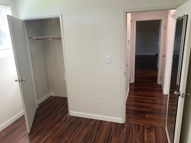 Building Photo - 1168 S Foothill Dr