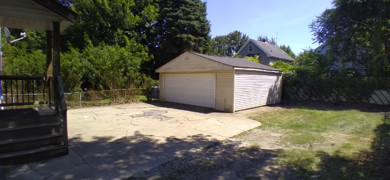 Building Photo - 7130 Clement Ave