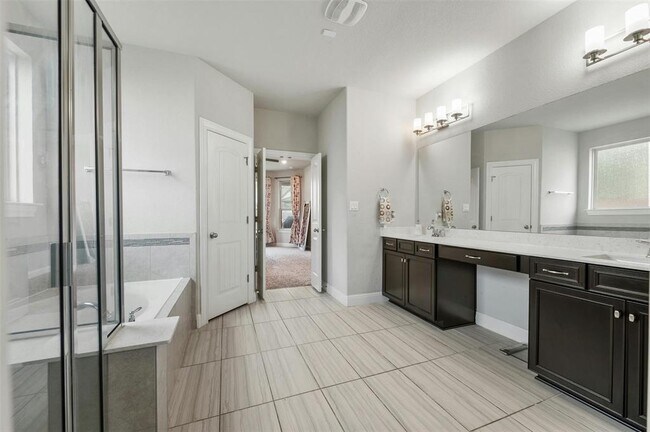 Building Photo - 15613 Cabrillo Way