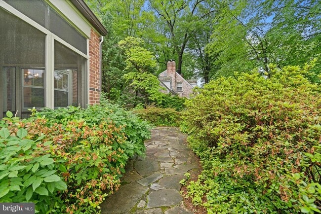 Building Photo - 5222 Duvall Dr