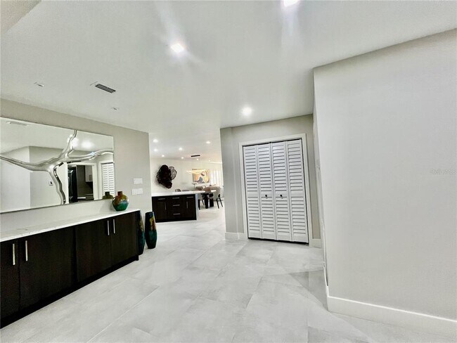 Building Photo - 3280 S Shore Dr