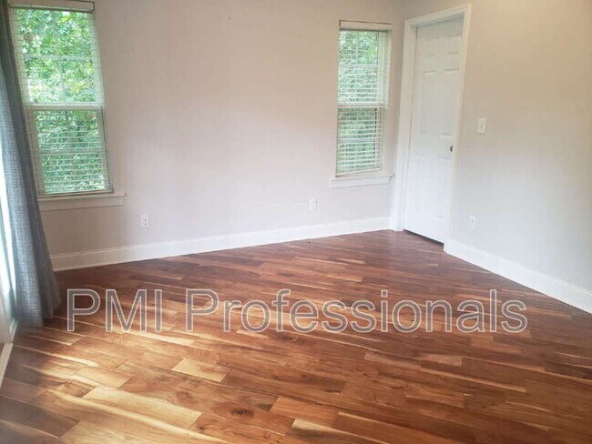 Building Photo - 1205 Cascade Falls Dr