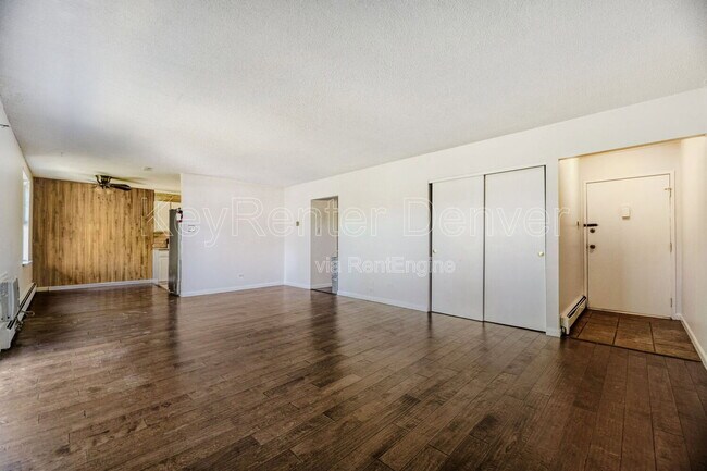 Building Photo - 2120 S Vaughn Way