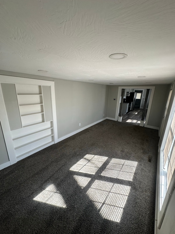 Building Photo - 217 W Logan St