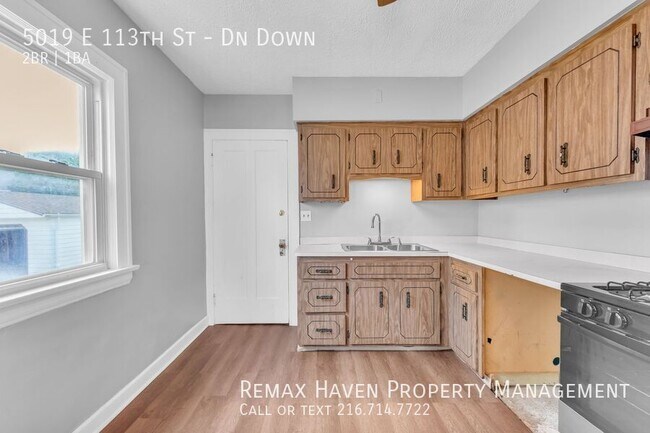 Building Photo - 5019 E 113th St