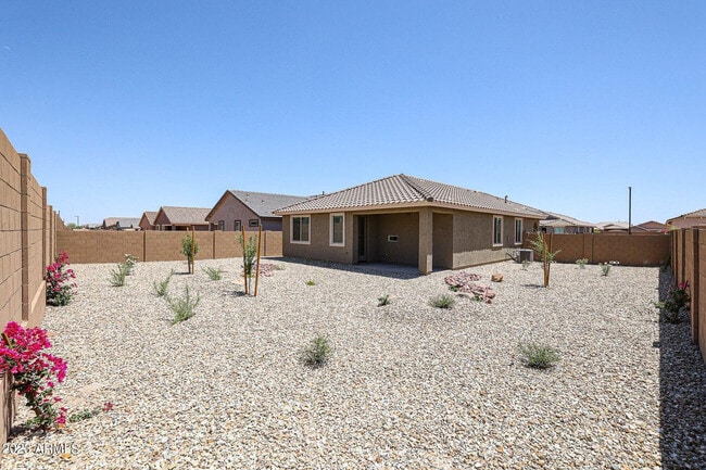 Building Photo - 16554 W Questa Dr