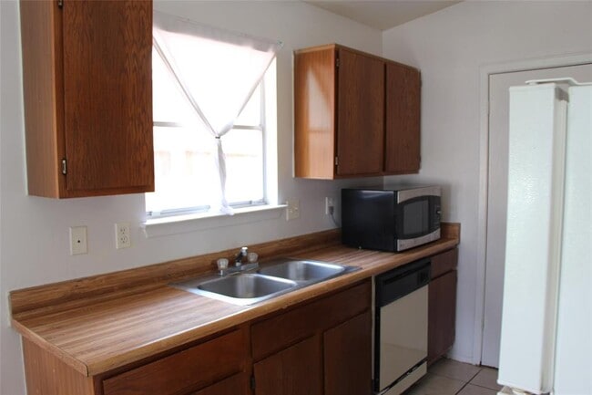 Building Photo - 9603 Nightjar Dr