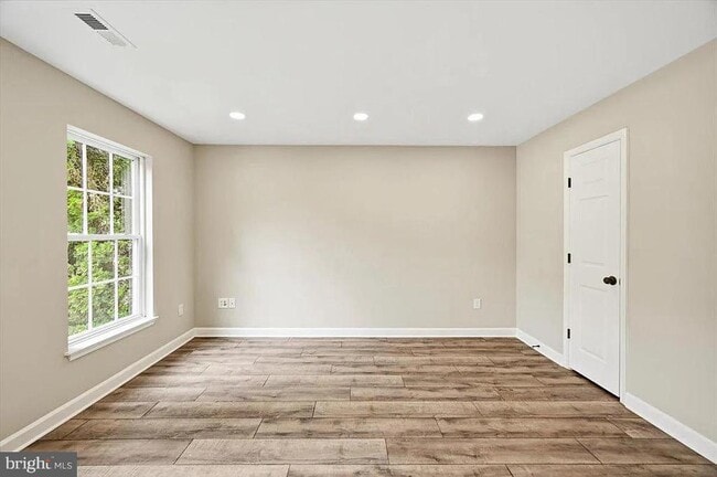 Building Photo - 3706 Singleton Terrace