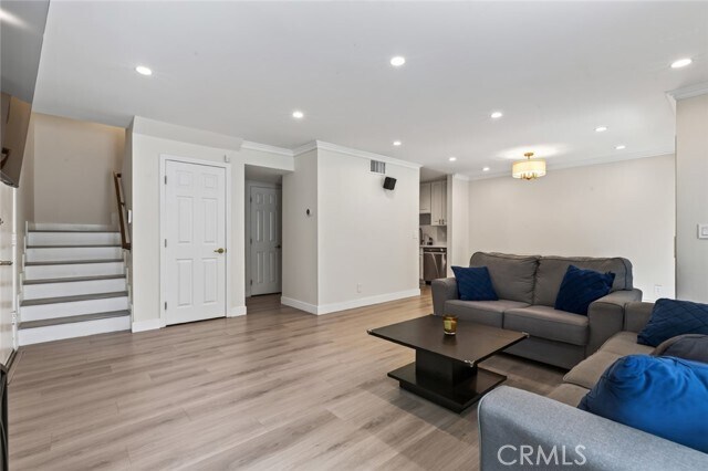 Building Photo - 10475 Newhome Ave
