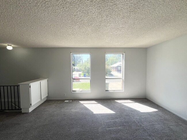 Building Photo - 1265 Crandall Ave S