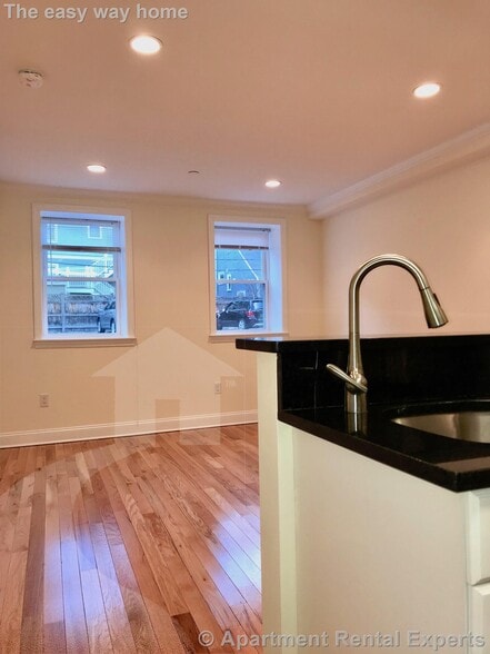 Building Photo - 3 Chauncy St