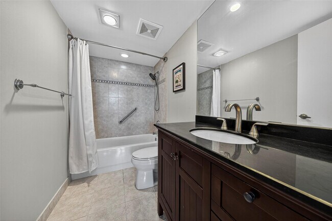 Building Photo - 531 N Ocean Blvd