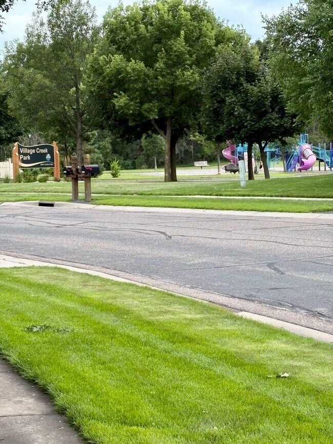 Building Photo - Large Lakeville Home for Lease