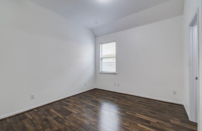 Building Photo - 17622 Quiet Shores Dr