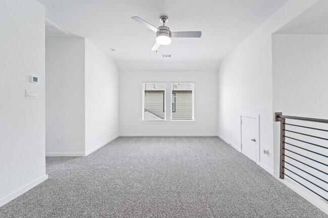 Building Photo - 1689 Daylight Lk Dr
