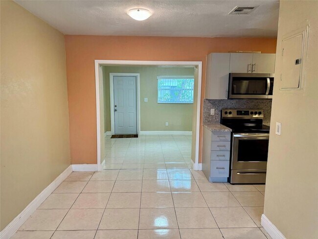 Building Photo - 6471 SW 27th Street