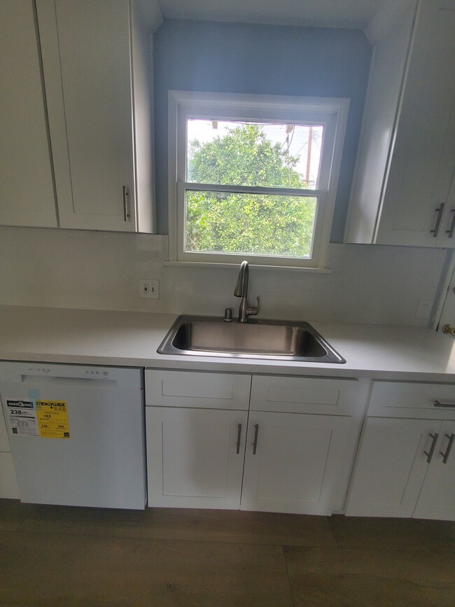 Large deep brand new SS kitchen sink - 13525 Burbank Blvd